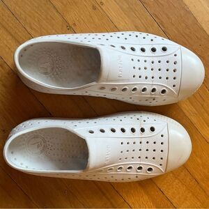 Native Jefferson slides shoes water slippers sandals white 7 6 summer beach w7